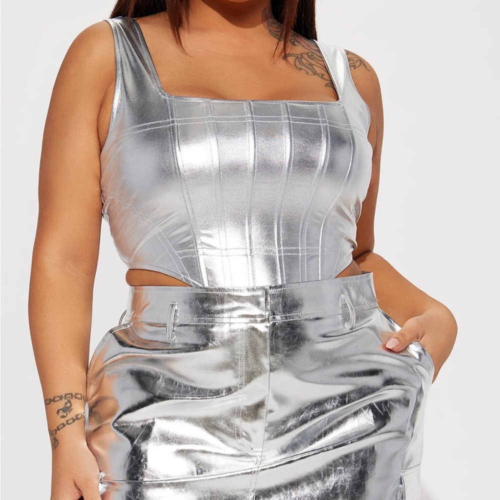 Metallic top